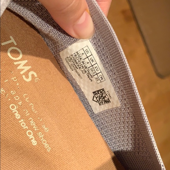 🇨🇦Toms grey color - Picture 4 of 6